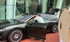 鸿蒙智行最高颜值车！余承东体验享界S9T：细节非常多