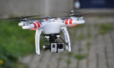 男子用无人机直播看守所被抓：起初我不敢飞 粉丝说别怕 我就飞了