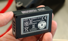 机场安检拦住博主：无3C相机原厂电池暴露在外不能上飞机