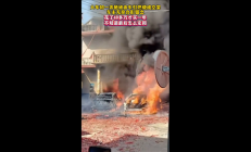 40多万才买1年的奔驰车被烧毁 女车主淡定比耶拍照：发言更是绝