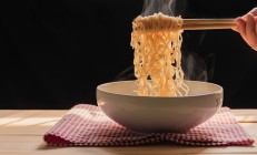 面馆休业几天 老板用文言文写请假条