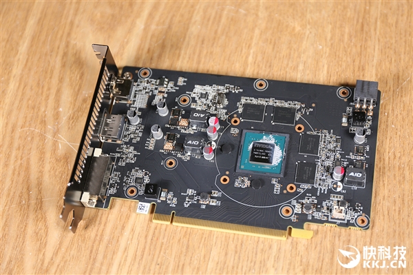 3D立体感十足 索泰GTX 1650毁灭者拆解图赏