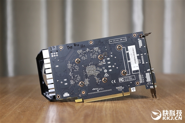 3D立体感十足 索泰GTX 1650毁灭者拆解图赏