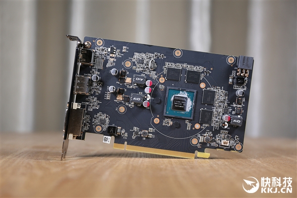 3D立体感十足 索泰GTX 1650毁灭者拆解图赏