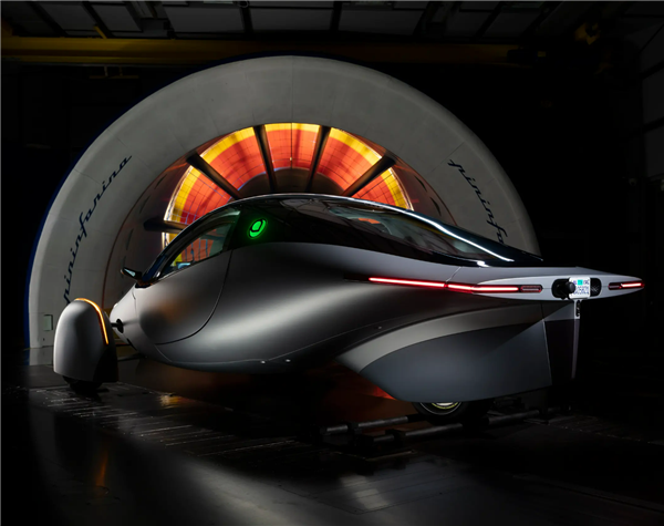 倒闭9年又还阳 Aptera推全新太阳能三轮车:只晒太阳日行64公里