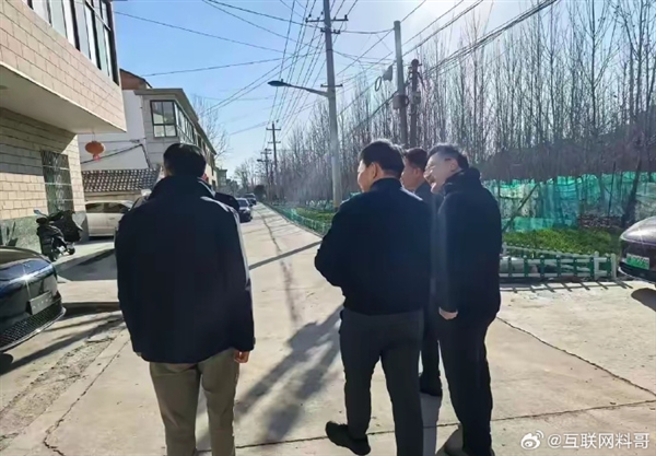 余承东在安徽老家画面曝光:还是那么接地气