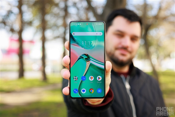 蛇年第一款Ultra惊现3.5mm耳机孔!华硕Zenfone 12 Ultra图赏