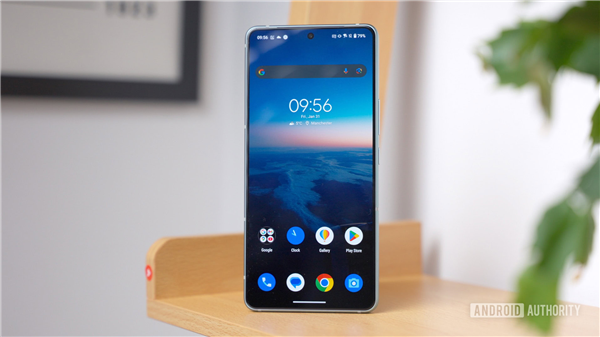 蛇年第一款Ultra惊现3.5mm耳机孔!华硕Zenfone 12 Ultra图赏