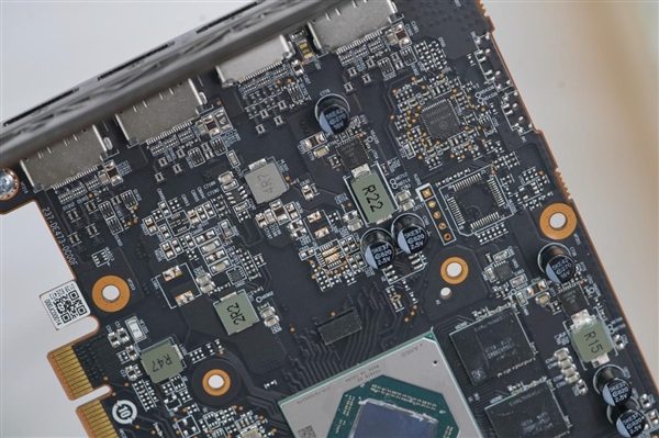 迎战RTX 5060!AMD RX 7650 GRE显卡图赏