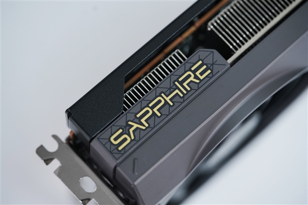 迎战RTX 5060!AMD RX 7650 GRE显卡图赏