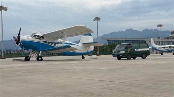 中国邮政首次内陆长距离固定翼无人机载货运输成功:载重达600公斤