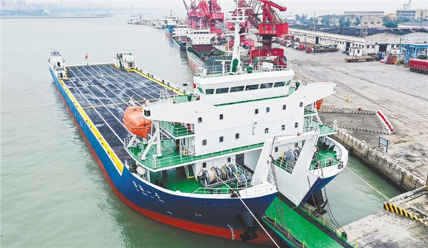 比电车着火更可怕的 是电车在海上着火