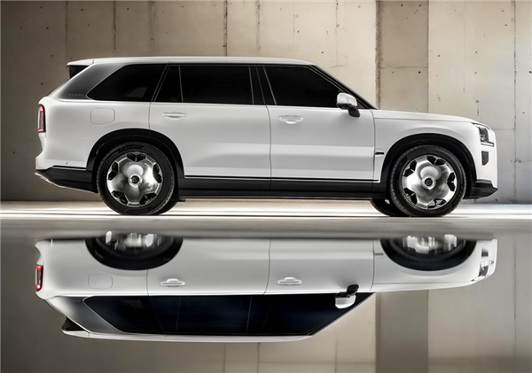 和外观反差极大 疑极氪9X内饰曝光:一点也不像劳斯莱斯库里南