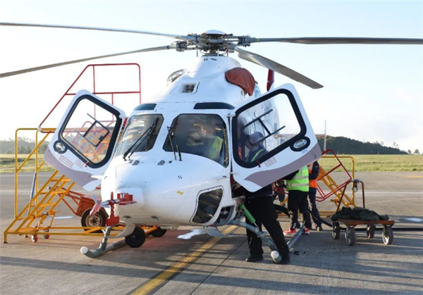 祝贺！国产双发直升机AC332首次完成高原自转着陆试飞