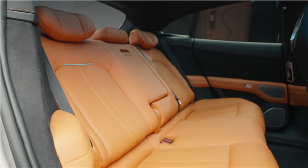 3分钟大定20万台 小米YU7用起来到底怎么样