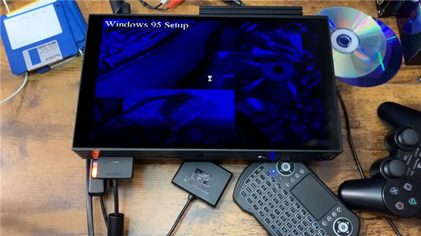 索尼PS2成功运行Windows 95！《Doom》启动遗憾失败