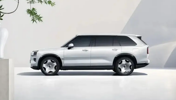 混动兆瓦电驱全球首秀！极氪9X搭载