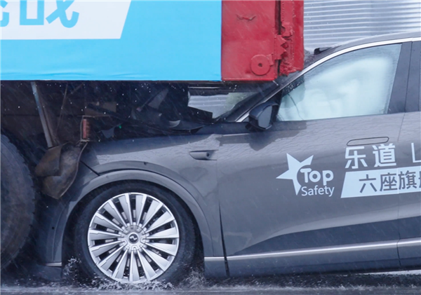 快请周鸿祎实测！乐道L90全车几乎所有动的部件都做了防夹