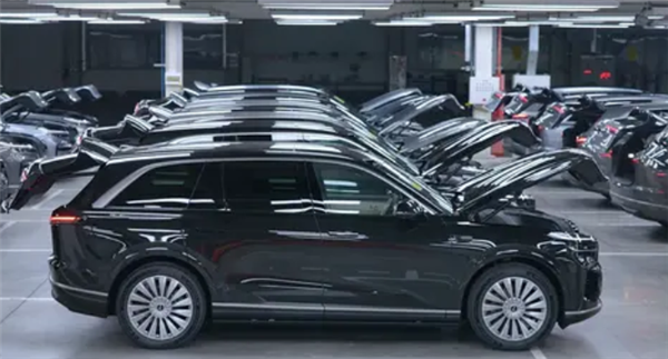 逆流而上的极简主义！乐道L90实车内饰首曝：中控只有一块屏