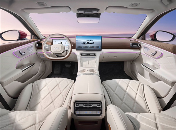 14万的车豪华配置对标迈巴赫！奇瑞风云A9L上市24小时锁单50287台