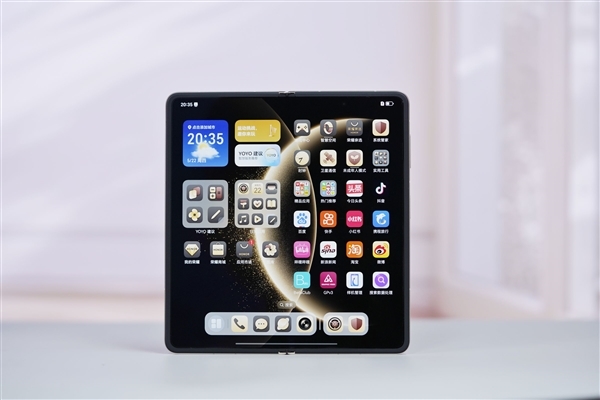 荣耀Magic V5内屏有多贵：售后备件价4379元 够买台旗舰