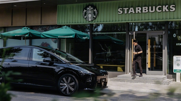 理想汽车有多“抠”：李想本人当车模 在自己公司园区拍摄