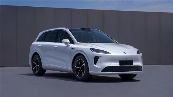 上汽华为打造 尚界H5首张实拍图流出:最亲民鸿蒙智行车来了