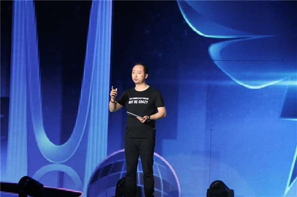 钉钉CEO凌晨12点查岗 称筛选“同道者” 员工:99%的人离职都是因为他
