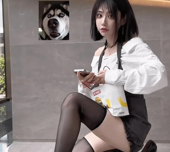 LPL新美女主持惊艳亮相引玩家热议 前SHY48女团成员!