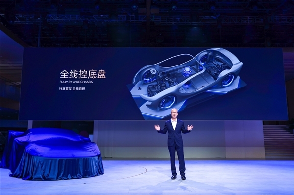 比亚迪再发个性化跑车！双门软顶版敞篷版腾势Z实车首曝