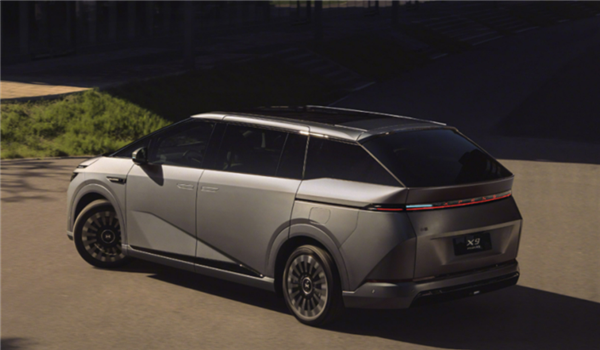 华为自研P1电机实物首次曝光： 发电功率密度高于行业10% 150km/h高速巡航不亏电