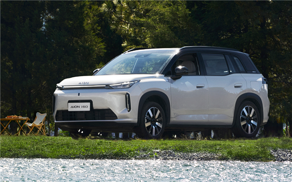 一升油发3.73度电 广汽埃安首款增程i60上市：10.48万起开卷