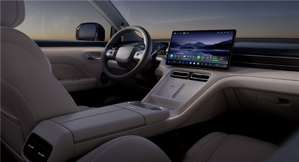 一升油发3.73度电 广汽埃安首款增程i60上市：10.48万起开卷