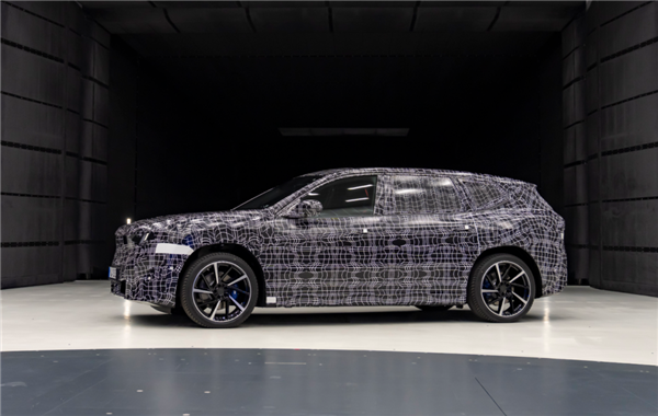 去欧洲试了宝马iX3 真给我开爽了!