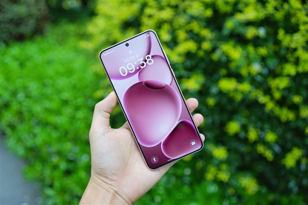 首款骁龙8E5双潜望旗舰来了!OPPO Find X9 Ultra明年Q1见