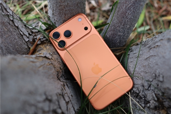 无缘2亿像素！iPhone 18影像配置曝光：双4800万主摄+潜望长焦